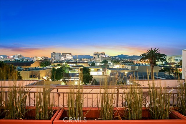 Detail Gallery Image 33 of 34 For 5820 La Mirada Ave #403,  Hollywood,  CA 90038 - 2 Beds | 2 Baths
