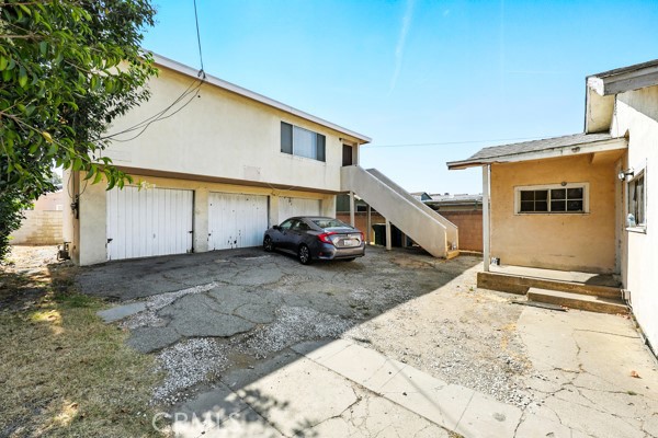 Detail Gallery Image 5 of 6 For 11156 S Grevillea Ave, Hawthorne,  CA 90304 - – Beds | – Baths