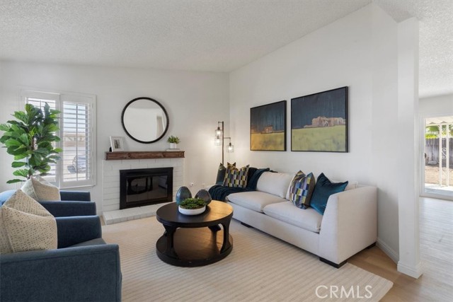 Detail Gallery Image 7 of 34 For 2205 Lake Forest Ct, San Bernardino,  CA 92407 - 3 Beds | 2 Baths