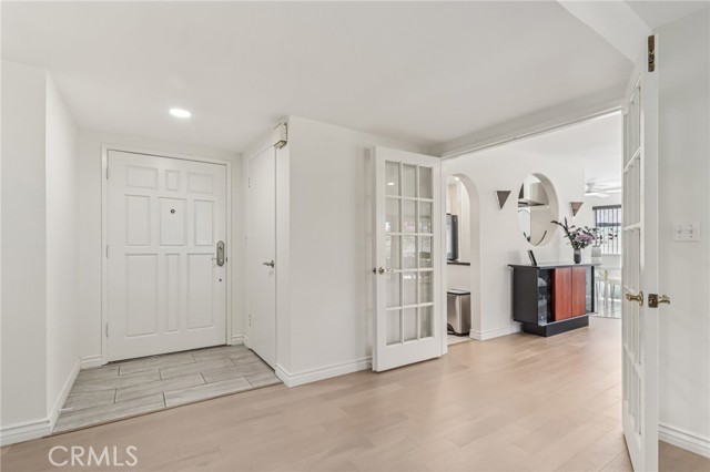 Detail Gallery Image 7 of 42 For 12131 Woodley Ave, Granada Hills,  CA 91344 - 4 Beds | 2/1 Baths