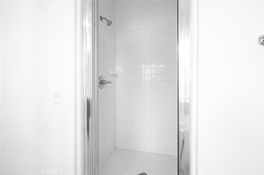 https://media.crmls.org/medias/ba42db39-a510-41d2-b661-ee73916aaffb.jpg?preset=X-Large
