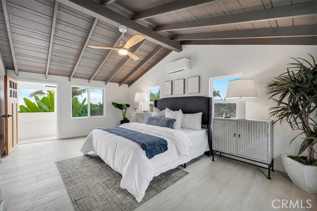10 Camel Point, Laguna Beach CA: https://media.crmls.org/medias/ba42e3e2-9fd5-46df-900b-b9e21da07939.jpg