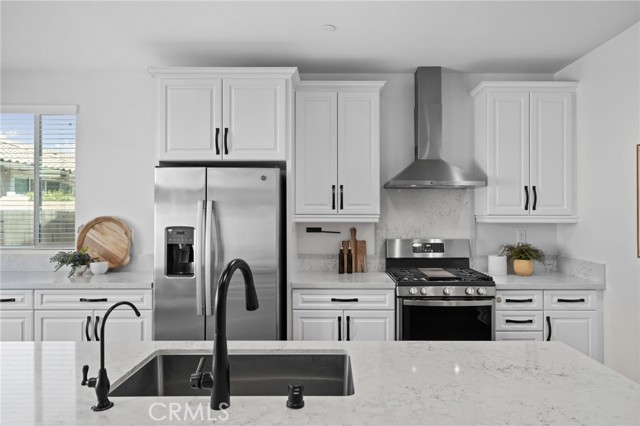 Detail Gallery Image 9 of 56 For 24085 Midvale Ct, Corona,  CA 92883 - 4 Beds | 3 Baths