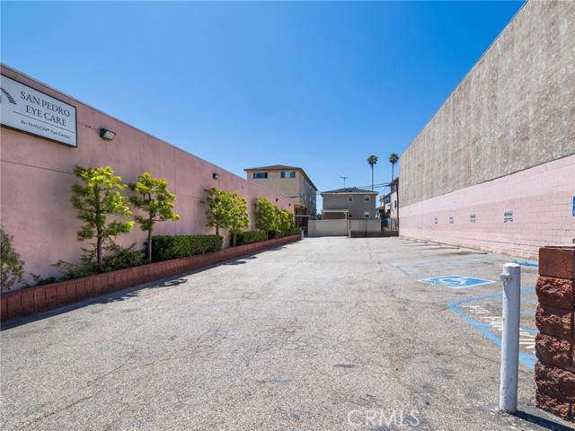 Image 24 of 39 For 571 7th Street