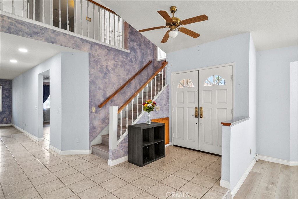 MLS #OC25106498 img 4