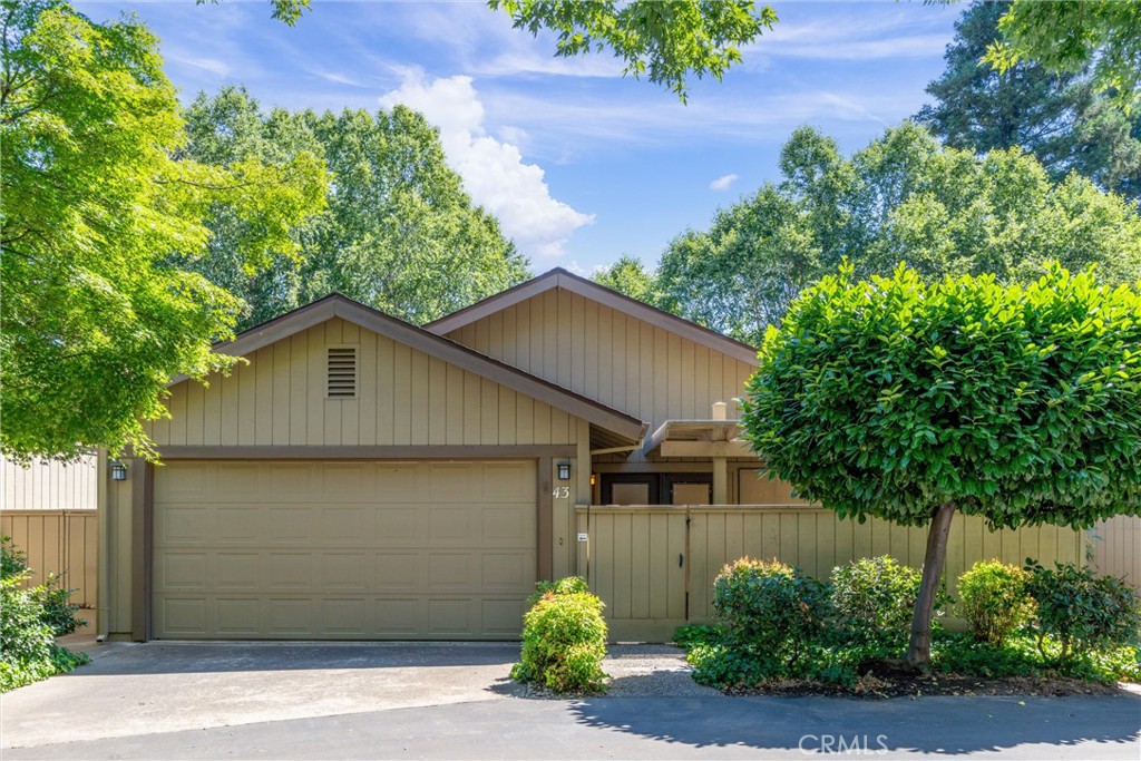 43 Pebblewood Pines Drive