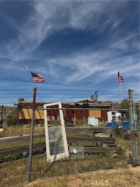 14423 Lynn, Apple Valley CA: https://media.crmls.org/medias/ba44ea3f-fa11-464f-8f92-d339d2291407.jpg