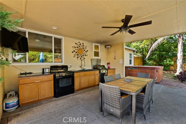 Detail Gallery Image 6 of 53 For 225 W 12th St, Chico,  CA 95928 - 3 Beds | 3 Baths