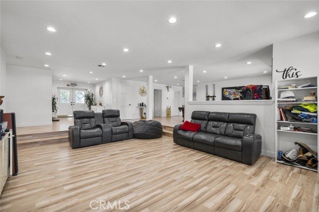 2556 W Avenue N 4, Palmdale CA: https://media.crmls.org/medias/ba45340d-8e1c-444a-a0dd-a990c06efde6.jpg