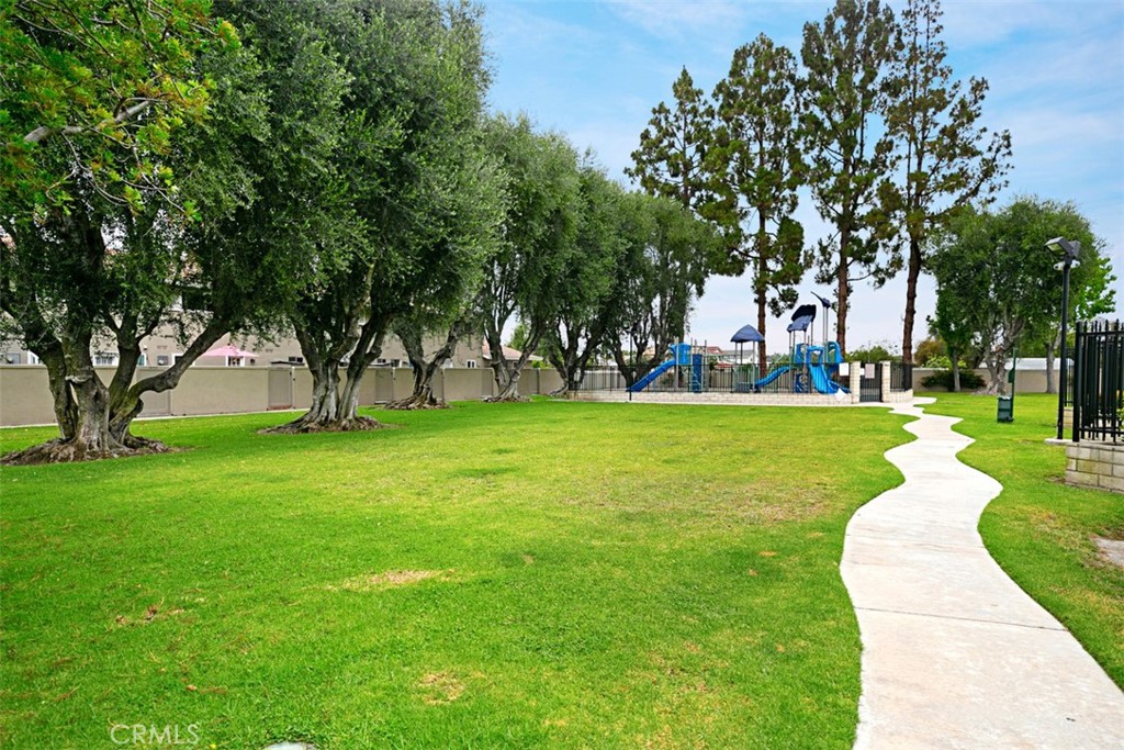 MLS #OC25097749 img 5