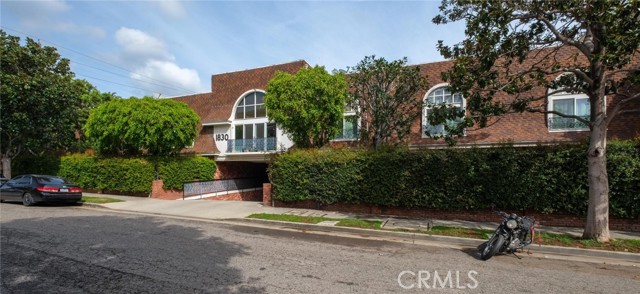 Detail Gallery Image 3 of 46 For 1830 Kelton Ave #5,  Los Angeles,  CA 90025 - 3 Beds | 2/1 Baths