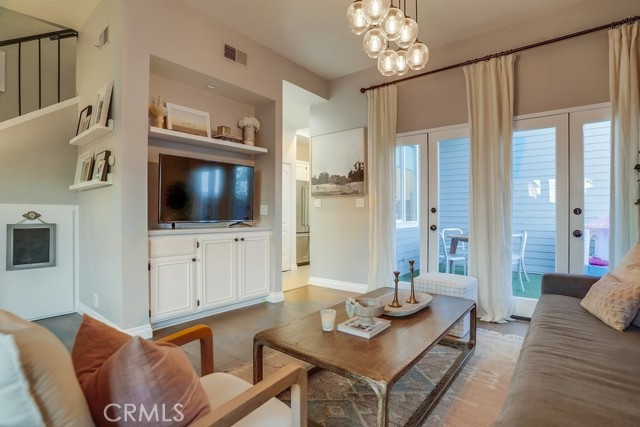 1300 12th Street, Manhattan Beach, California 90266, 2 Bedrooms Bedrooms, ,3 BathroomsBathrooms,Residential,Sold,12th,OC21247475