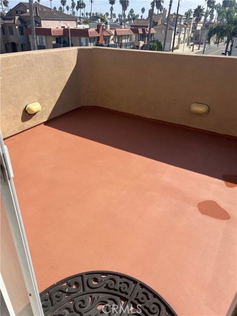 Detail Gallery Image 43 of 47 For 121 21st, Huntington Beach,  CA 92648 - 3 Beds | 4/1 Baths