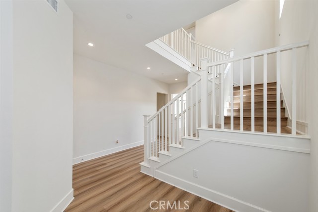 Detail Gallery Image 4 of 40 For 216 Piazza, Irvine,  CA 92602 - 4 Beds | 4 Baths