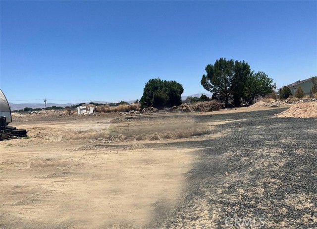9752 E Avenue Q6, Palmdale CA: https://media.crmls.org/medias/ba473b99-406c-4ea1-9ee5-db06b180b639.jpg