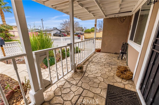 Detail Gallery Image 4 of 16 For 44213 Fenhold, Lancaster,  CA 93535 - 3 Beds | 2 Baths