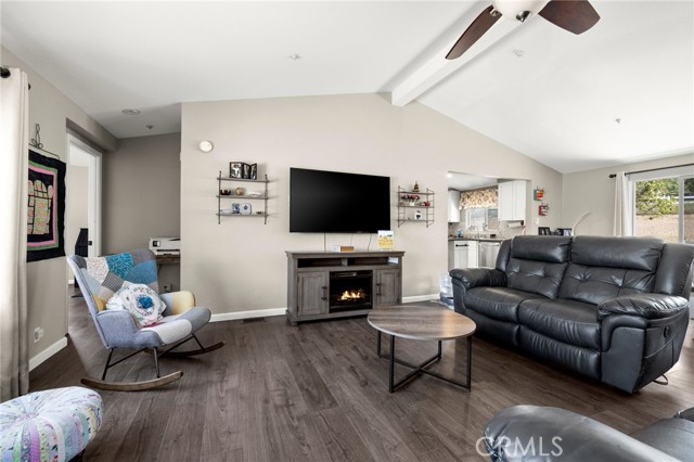 Detail Gallery Image 7 of 63 For 9259 Sierra Hwy, Agua Dulce,  CA 91390 - 4 Beds | 4 Baths