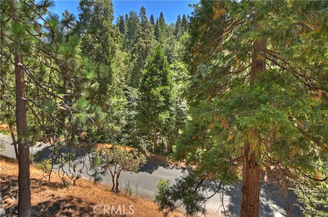 812 Arosa Drive, Crestline CA: https://media.crmls.org/medias/ba49521b-8445-46b9-9747-394ff92ee71b.jpg