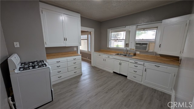 Detail Gallery Image 3 of 15 For 204 S Ohio St a,  Anaheim,  CA 92805 - 1 Beds | 1 Baths