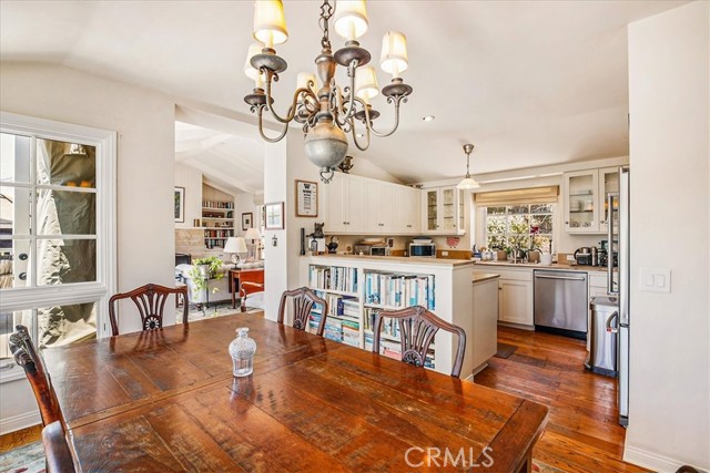 1078 Wykoff Way, Laguna Beach CA: https://media.crmls.org/medias/ba49bd19-edab-4fc4-9d28-a433de6b0bc4.jpg