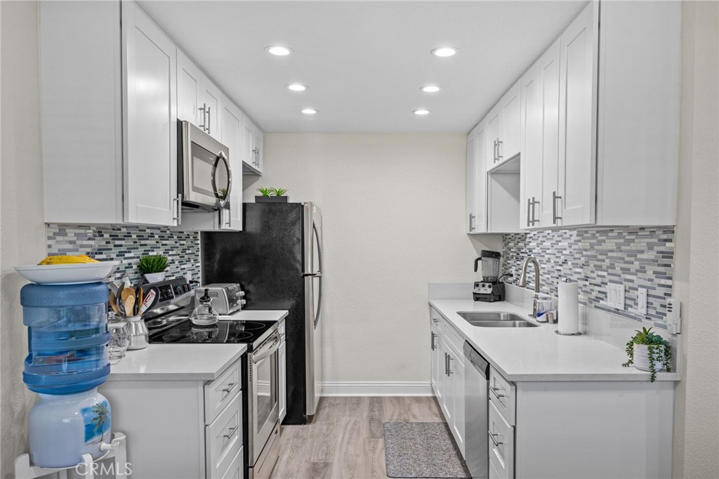 2094 Grand Avenue - photo 7