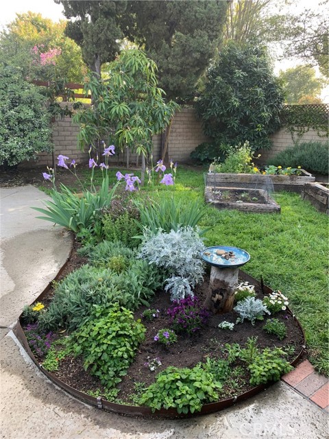 17654 Prairie Street, Northridge CA: https://media.crmls.org/medias/ba49edad-84aa-4692-af8d-a5a23f947906.jpg
