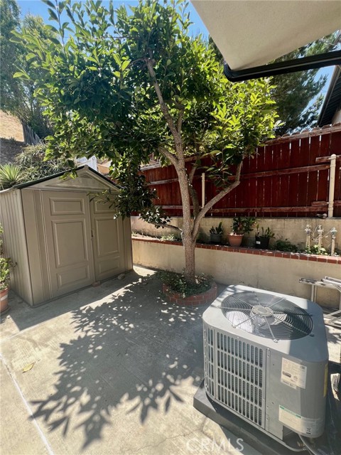 2717 Chadwick Circle, Los Angeles CA: https://media.crmls.org/medias/ba4ae409-99b6-43d6-9459-1a84c257f94c.jpg