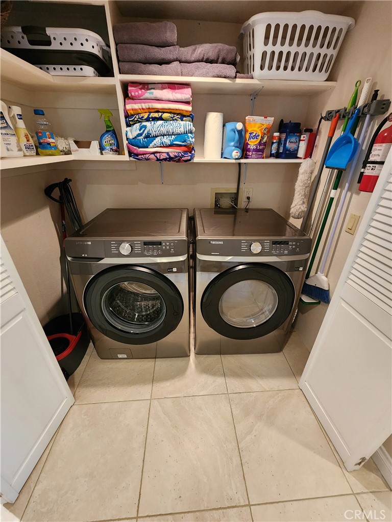 https://media.crmls.org/medias/ba4b2e7b-ca1f-47e3-b807-fb829a35e08b.jpg?preset=X-Large