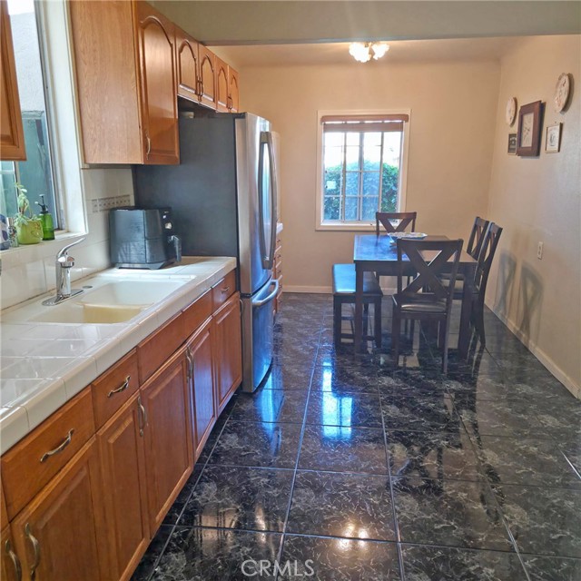 Detail Gallery Image 4 of 25 For 2195 Maine Ave, Long Beach,  CA 90806 - 2 Beds | 1 Baths