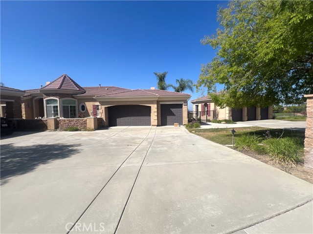 4069 Nancy Circle, Corona CA: https://media.crmls.org/medias/ba4c6c1e-a739-4fe0-a725-e7b213670554.jpg