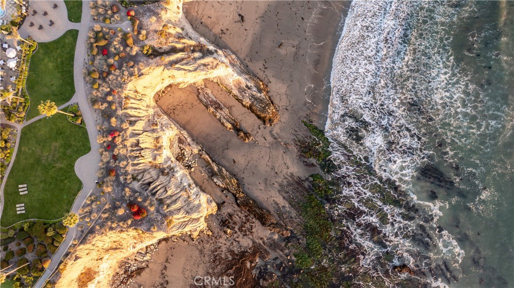 https://media.crmls.org/medias/ba4e68d3-4df2-4b95-a99a-103871a284c6.jpg?preset=X-Large