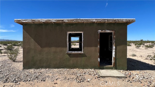 1476 W Hales Dr, Joshua Tree, CA 92252