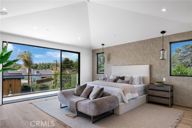 Detail Gallery Image 27 of 64 For 5335 Sunnyslope Ave, Sherman Oaks,  CA 91401 - 6 Beds | 6/1 Baths