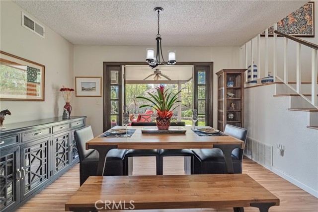 Detail Gallery Image 14 of 59 For 29857 Wistaria Valley, Canyon Country,  CA 91387 - 3 Beds | 3 Baths