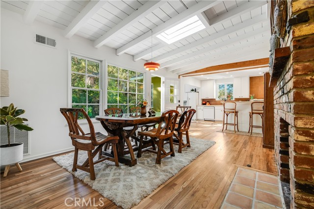 4295 Canoga Avenue, Woodland Hills CA: https://media.crmls.org/medias/ba4f420b-a56d-4c59-9399-c7c368687565.jpg