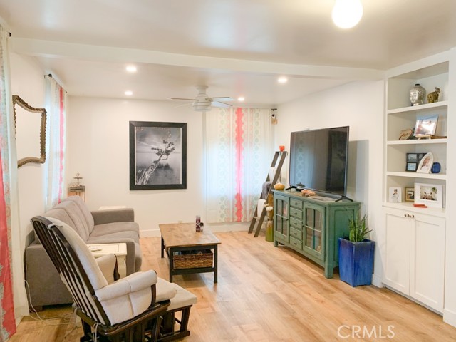 11835 Gale Ave, Hawthorne CA: https://media.crmls.org/medias/ba4fcd19-91c0-4105-a561-159221c62279.jpg