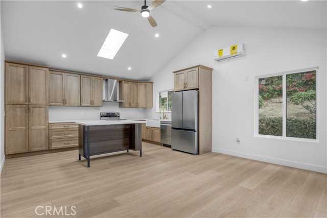 Image 2 of 13 For 18253 Kingsbury Street
