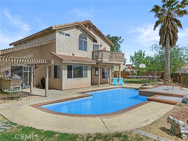 Detail Gallery Image 1 of 33 For 12929 Topaz Cir, Victorville,  CA 92392 - 5 Beds | 3 Baths