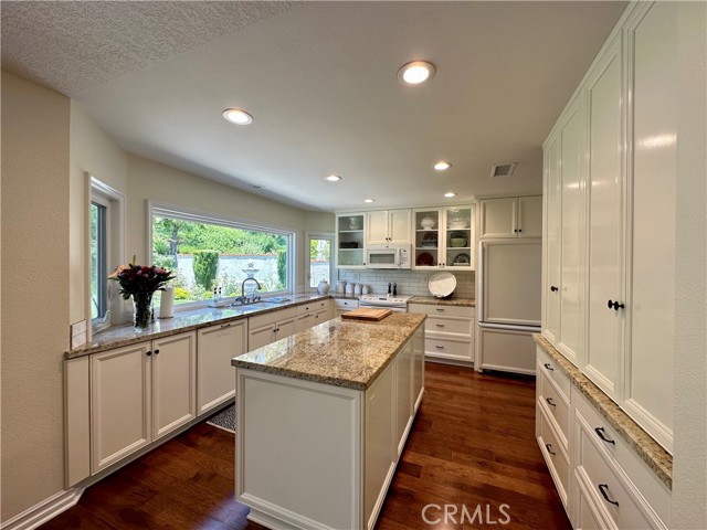Detail Gallery Image 6 of 15 For 25151 Danapepper, Dana Point,  CA 92629 - 3 Beds | 3 Baths