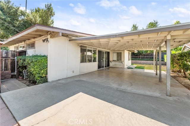 1204 San Jacinto, Redlands CA: https://media.crmls.org/medias/ba50b527-3916-4da4-9051-27e4d34f0d26.jpg