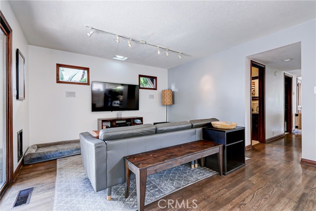 713 29th Street, Manhattan Beach, California 90266, 4 Bedrooms Bedrooms, ,2 BathroomsBathrooms,Residential,Sold,29th,SB24096062
