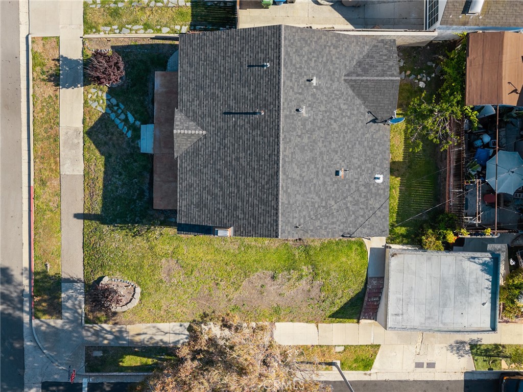 https://media.crmls.org/medias/ba51577e-472c-4319-9c82-9d26907e476f.jpg?preset=X-Large