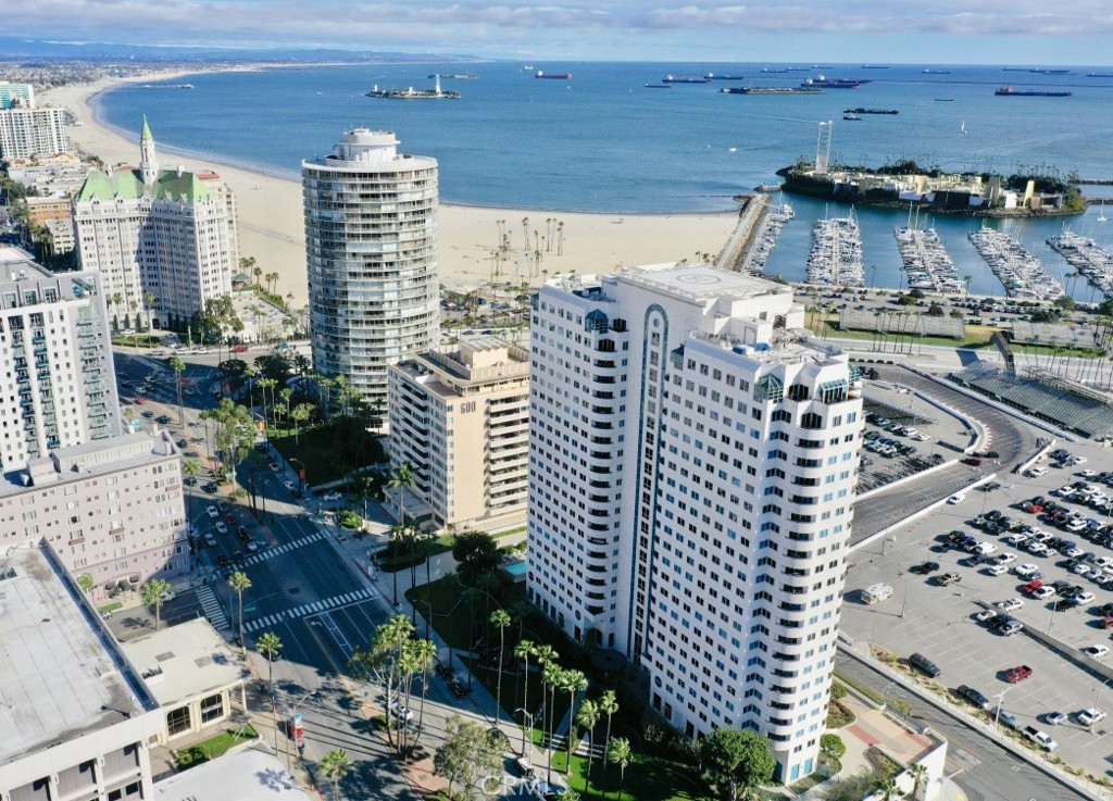 525 E Seaside Way #305