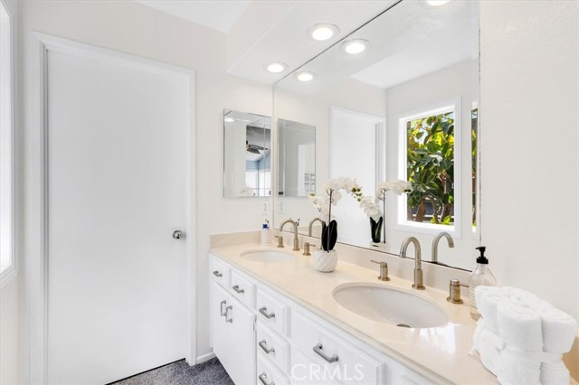 Detail Gallery Image 24 of 53 For 32 Silveroak, Aliso Viejo,  CA 92656 - 3 Beds | 2/1 Baths