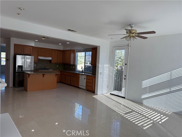 Detail Gallery Image 8 of 15 For 1147 Glenwood Ct, San Bernardino,  CA 92407 - 4 Beds | 2 Baths