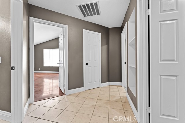 Detail Gallery Image 11 of 31 For 6834 Redwood Ave, Hesperia,  CA 92345 - 4 Beds | 2 Baths