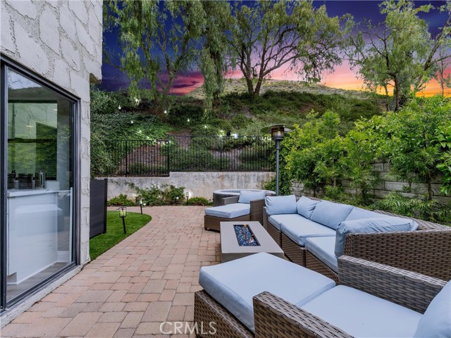 Detail Gallery Image 39 of 54 For 29729 Strawberry Hill Dr, Agoura Hills,  CA 91301 - 3 Beds | 3 Baths