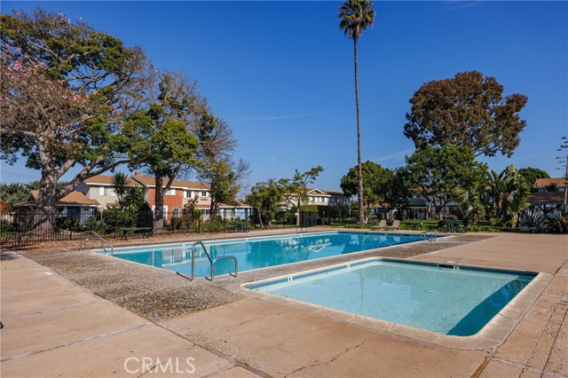 Front Image Thumbnail for CROC25277912