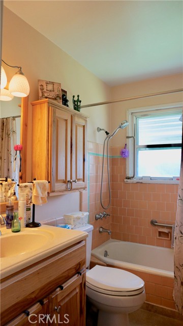 Detail Gallery Image 25 of 48 For 2213 N Valley St, Burbank,  CA 91505 - 3 Beds | 1 Baths