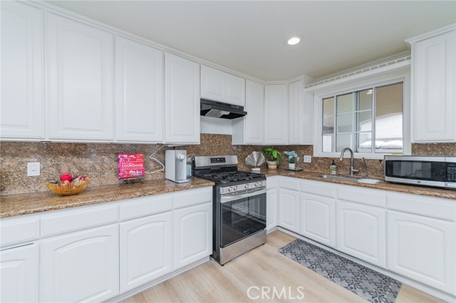 Detail Gallery Image 9 of 37 For 509 Sandy Hook Ave, La Puente,  CA 91744 - 4 Beds | 2/1 Baths